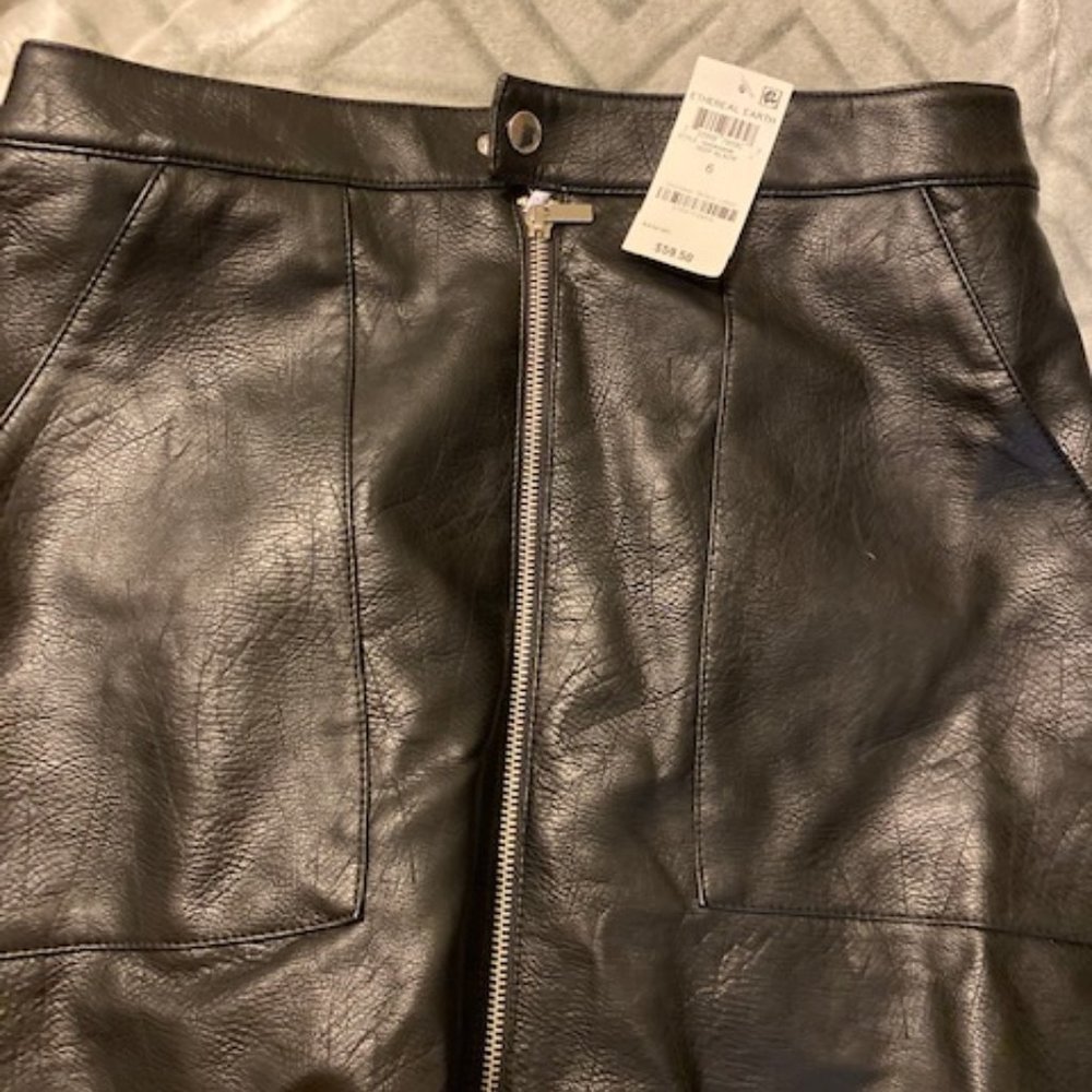 Bar III Faux-Leather Zip-Front Mini Skirt Size 6